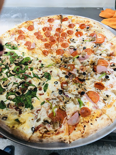 Louie & Eric’s New York Pizzería