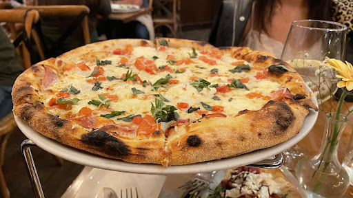 Pizzo's Pizzeria and Wine Bar