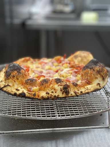 Lena Ardiendo Pizza Restaurant