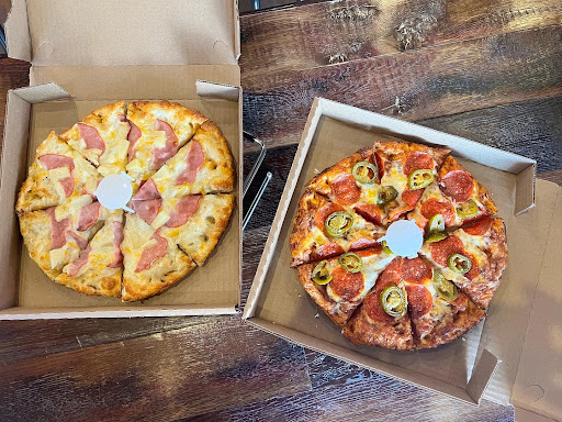 Me-n-Ed's Pizzeria and Crafthouse