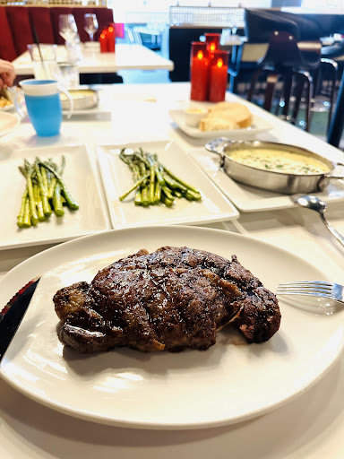Mona Lisa Cocktails & Cuisine