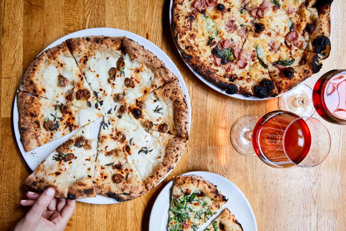Guía de las mejores pizzerías en Rowland Heights, CA: sabores, precios y ubicación