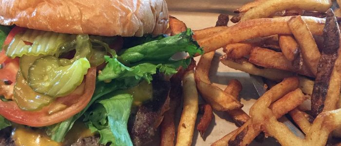 Tower Burger Co.: Hamburguesa gourmet en torre, sabor único y estilo urbano