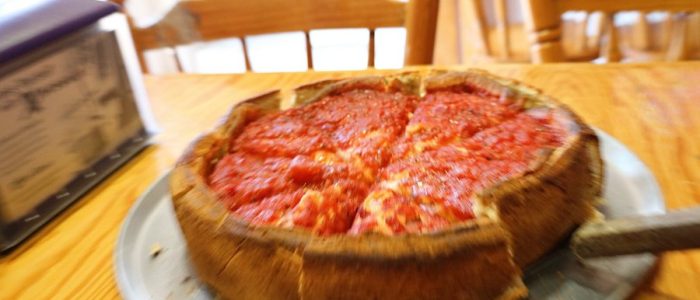 Pizza artesanal de Luciano’s: deliciosa masa crujiente y toppings frescos