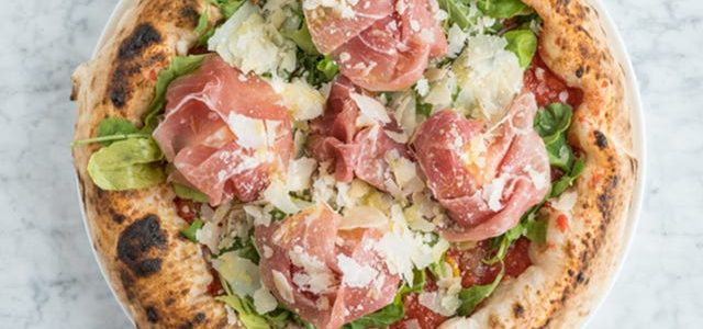 Pizza perfecta: la mejor pizza artesanal con ingredientes frescos y crujiente