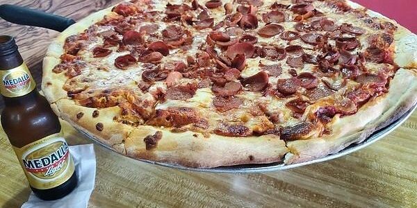 Luis Pizza Palace - Pizzería de auténtica pizza italiana, entrega rápida y sabor inigualable